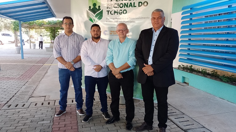 Presidente, Vereadores, Jurídico e Servidora do órgão participam do 13º Encontro Regional do TCM 